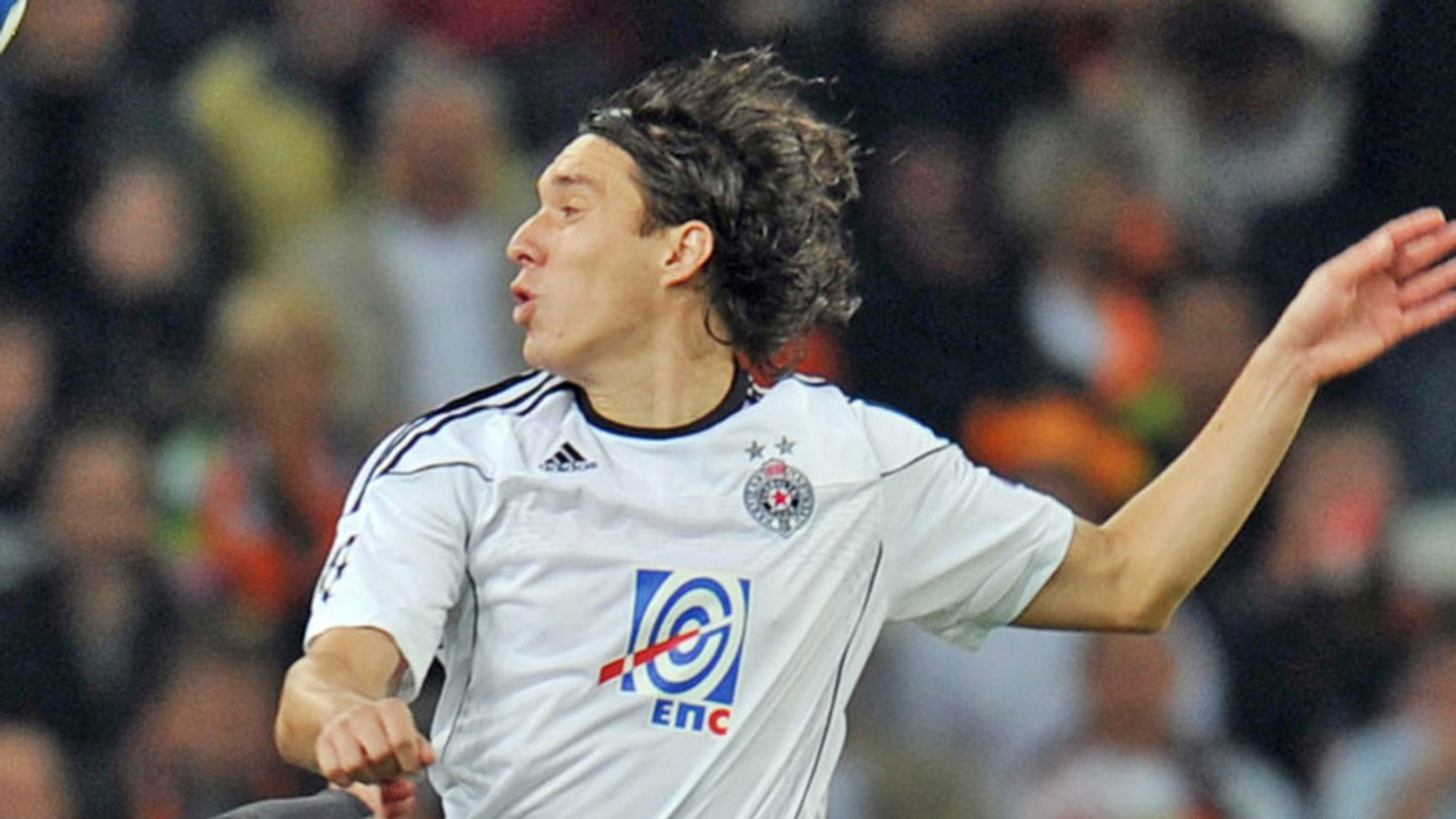 Cléverson Gabriel Córdova Partizan Belgrado 2010 Utileria