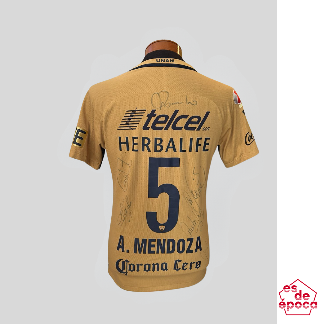 Alan "Tolu" Mendoza Pumas 2016 Utileria