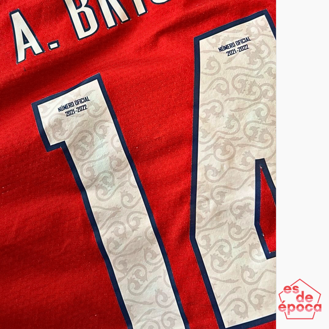 Antonio Briseño Chivas 2021 Utileria