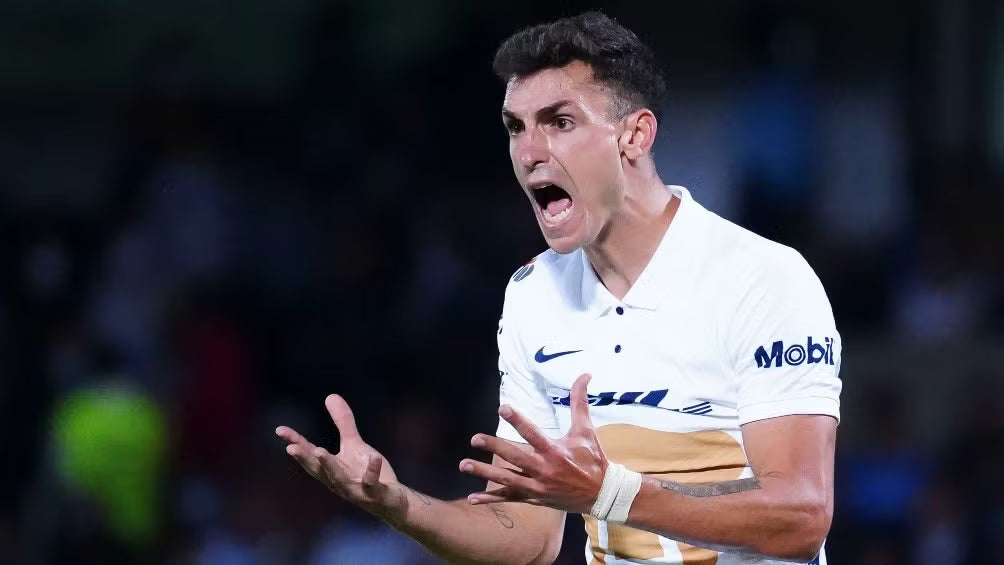 Juan Dinenno Pumas 2022 Utileria