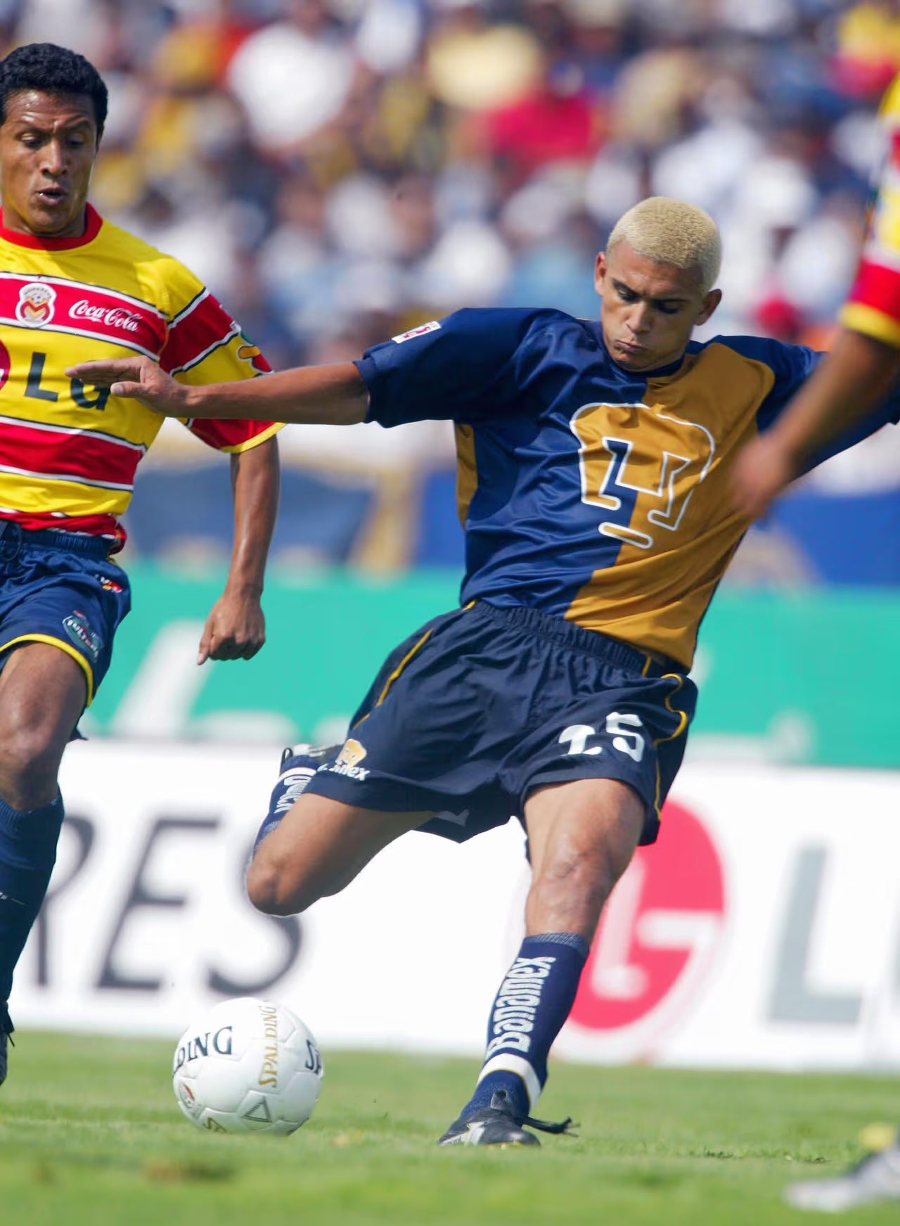 Pumas 2001 Cuello V