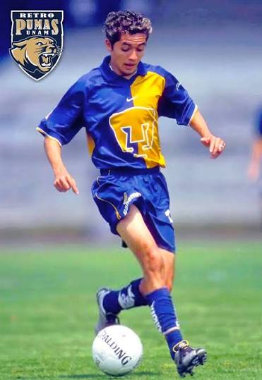 Pumas 2001