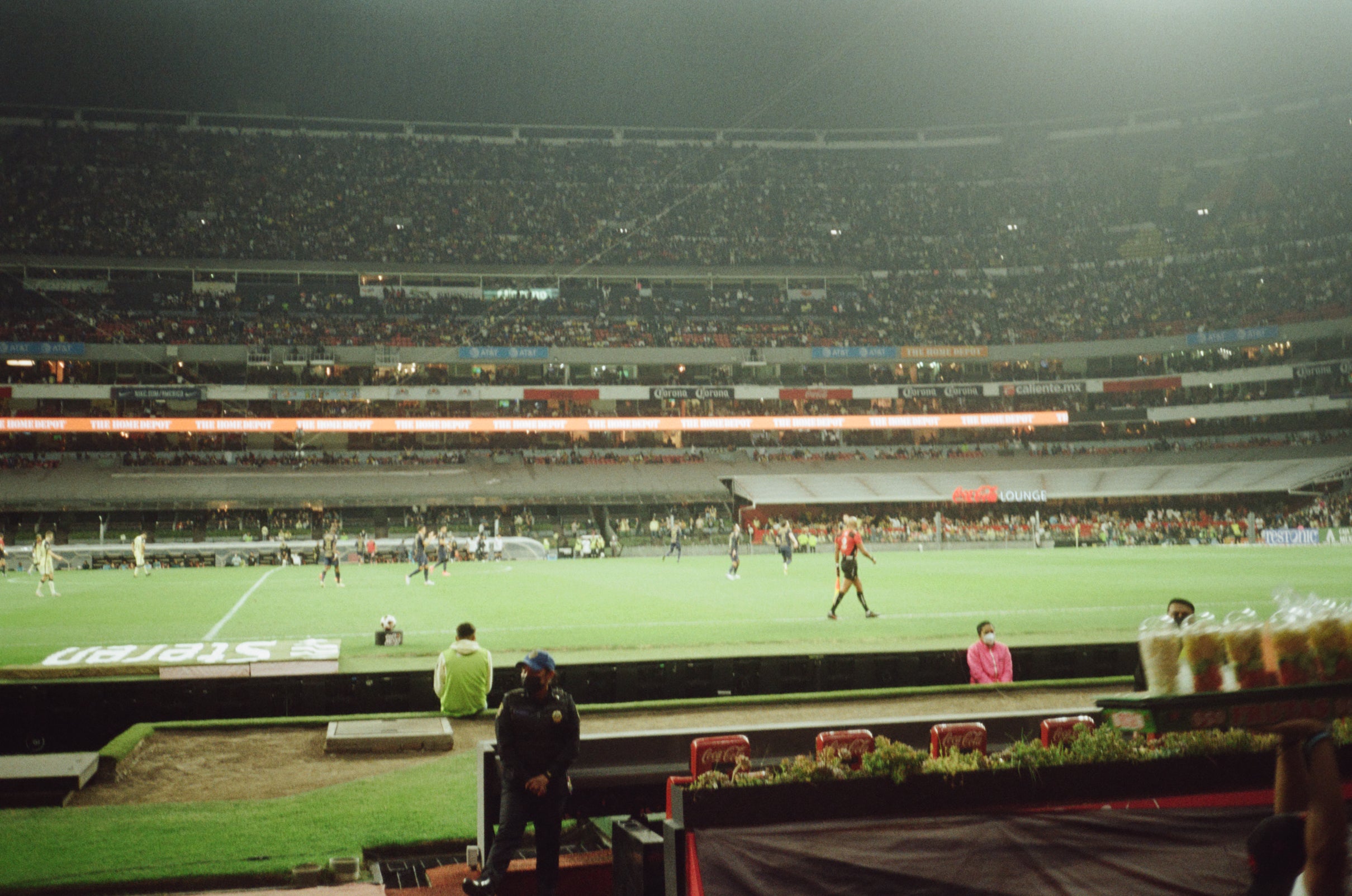 Emociones y Recuerdos en el Estadio Azteca. América vs Pumas – Es de época