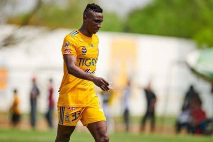 Julián Quiñones Tigres 2020 Utileria