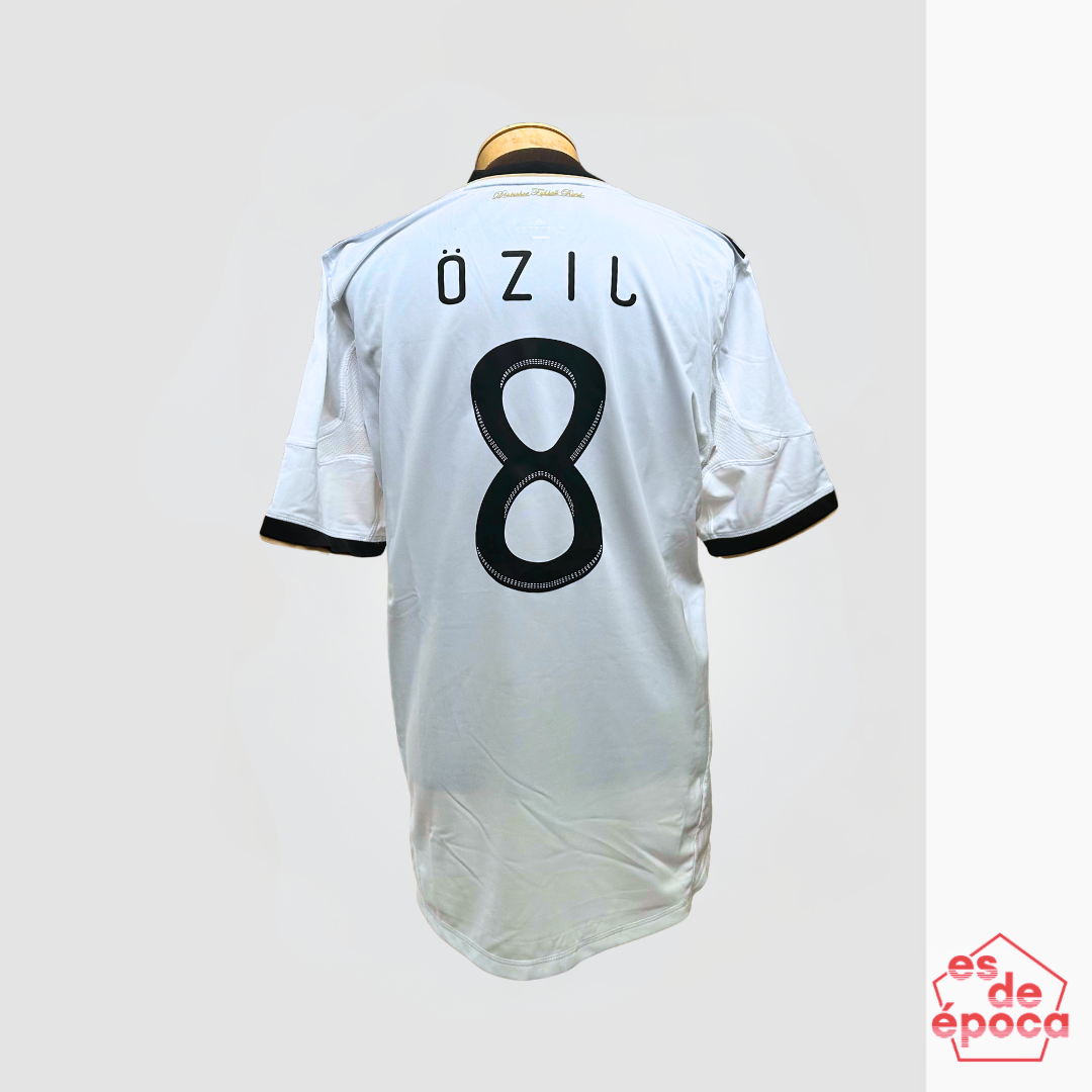Mesut Özil Alemania 2010 BNWT