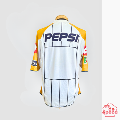 Pumas 2004