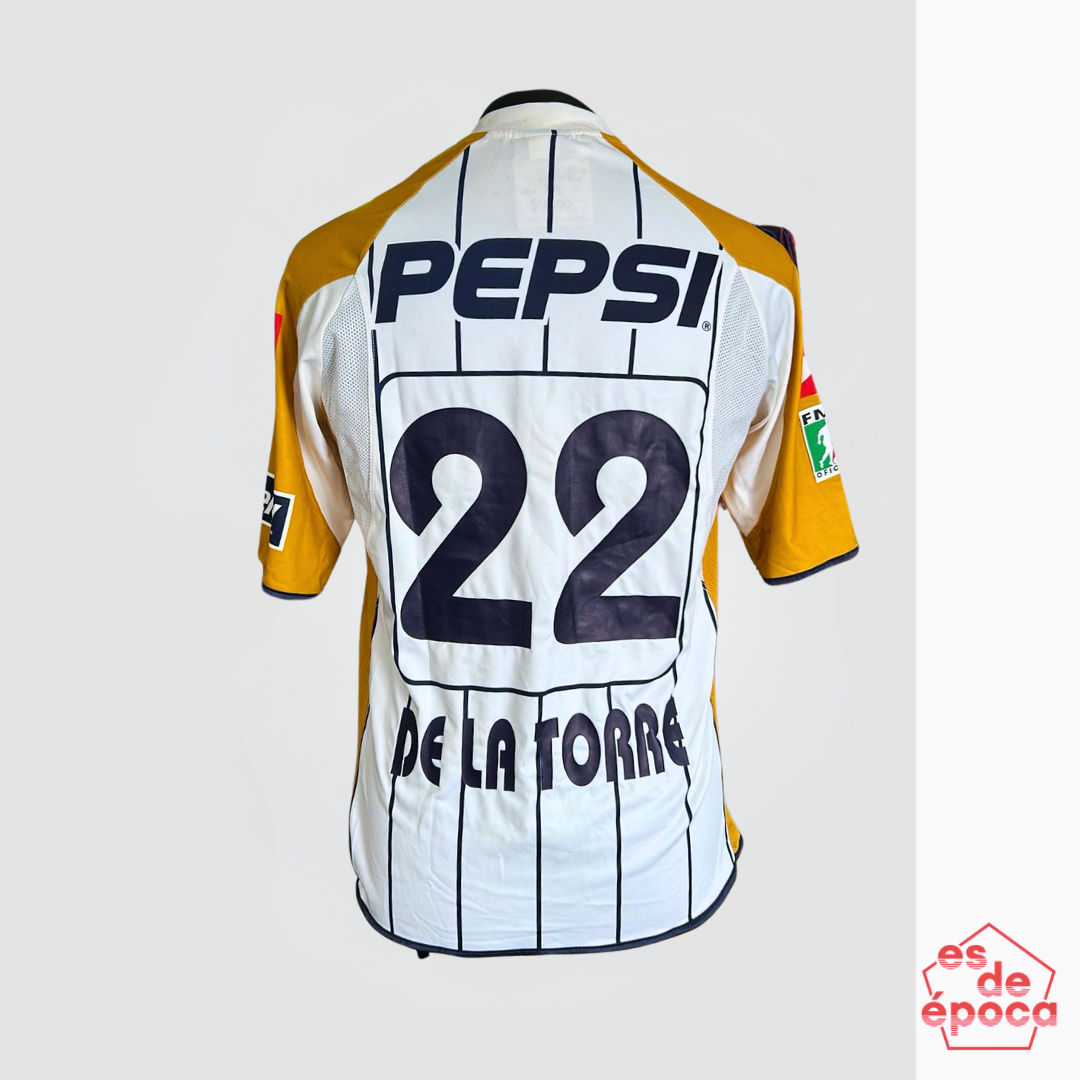 Manuel De la torre Pumas 2004 Utileria