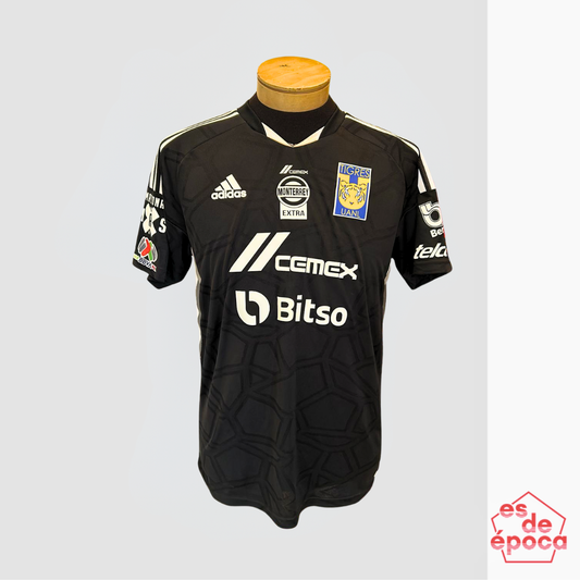 Nahuel Guzmán Tigres 2021 Utileria